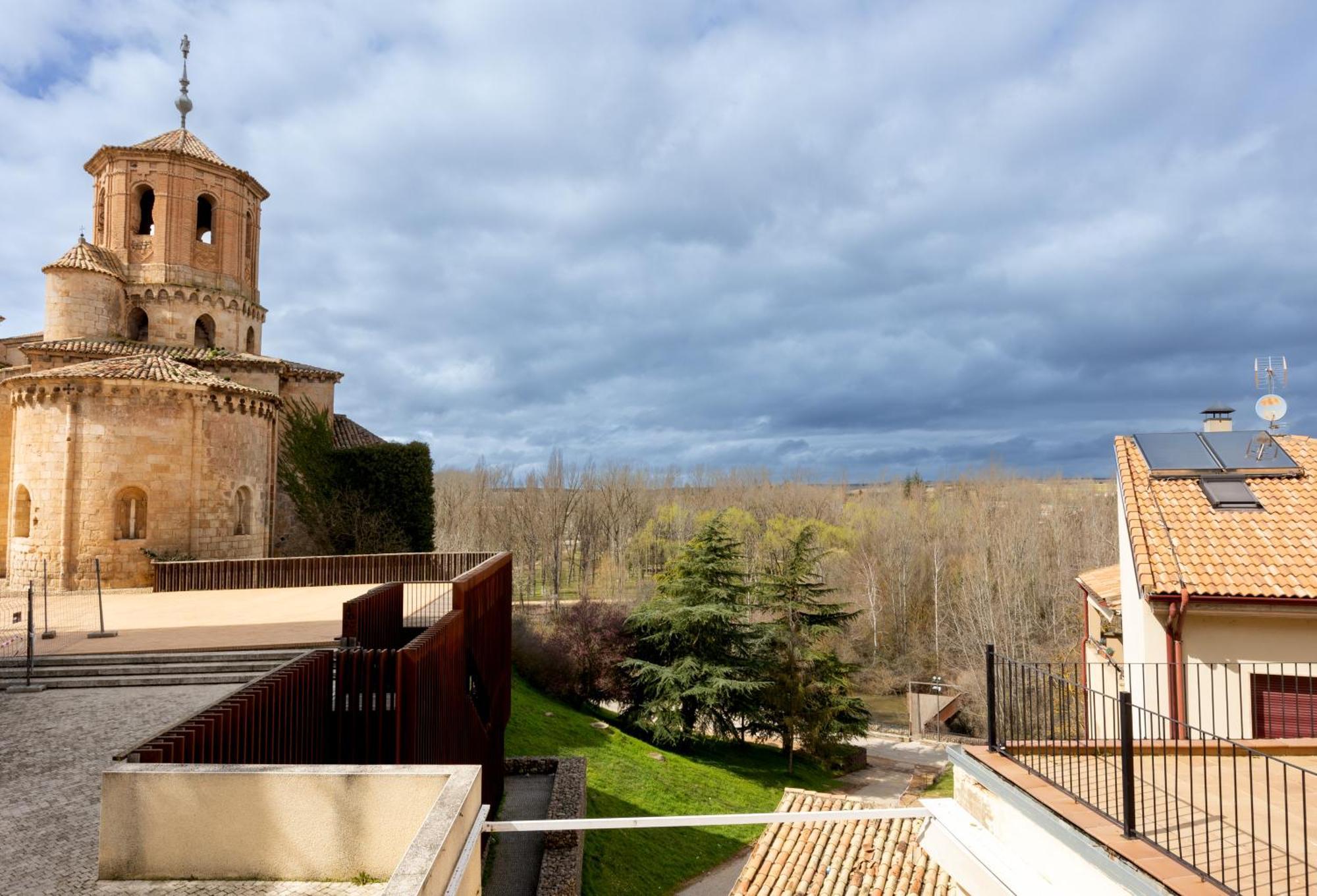 Hostal Sin Recep24H Puerta De La Villa - Pet Friendly & Restaurante Almazán Eksteriør billede