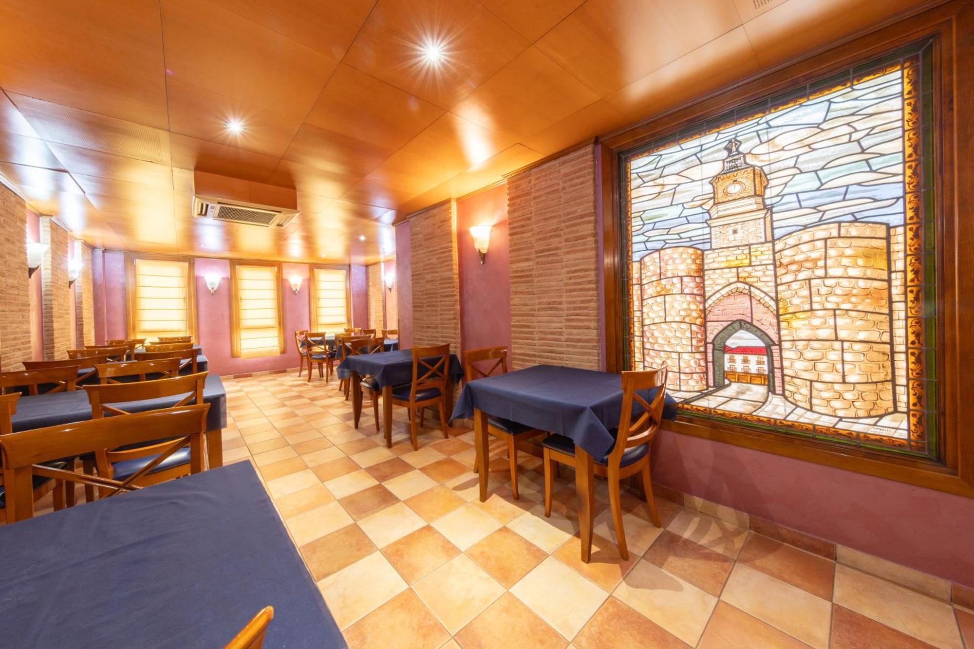 Hostal Sin Recep24H Puerta De La Villa - Pet Friendly & Restaurante Almazán Eksteriør billede