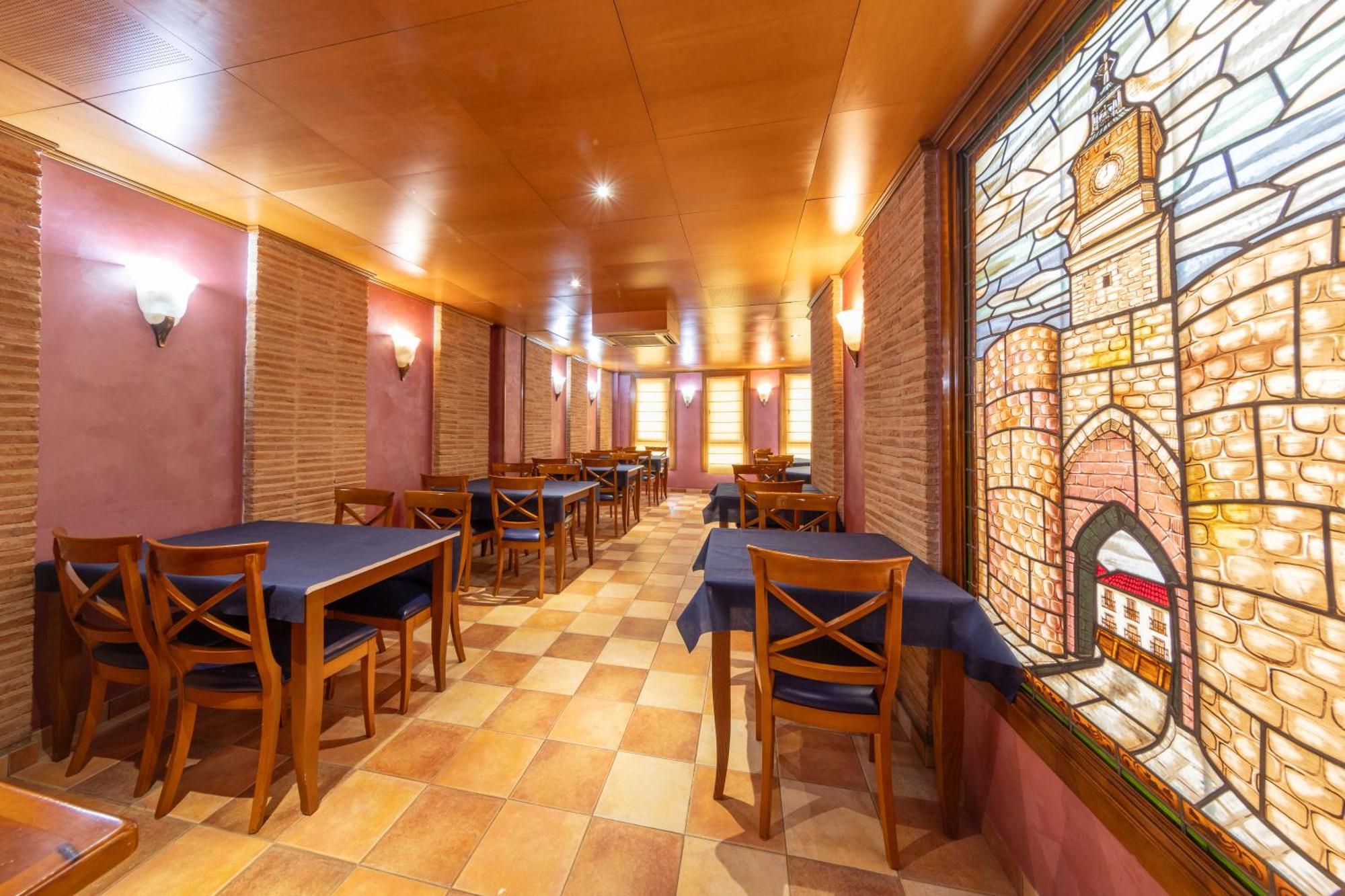 Hostal Sin Recep24H Puerta De La Villa - Pet Friendly & Restaurante Almazán Eksteriør billede