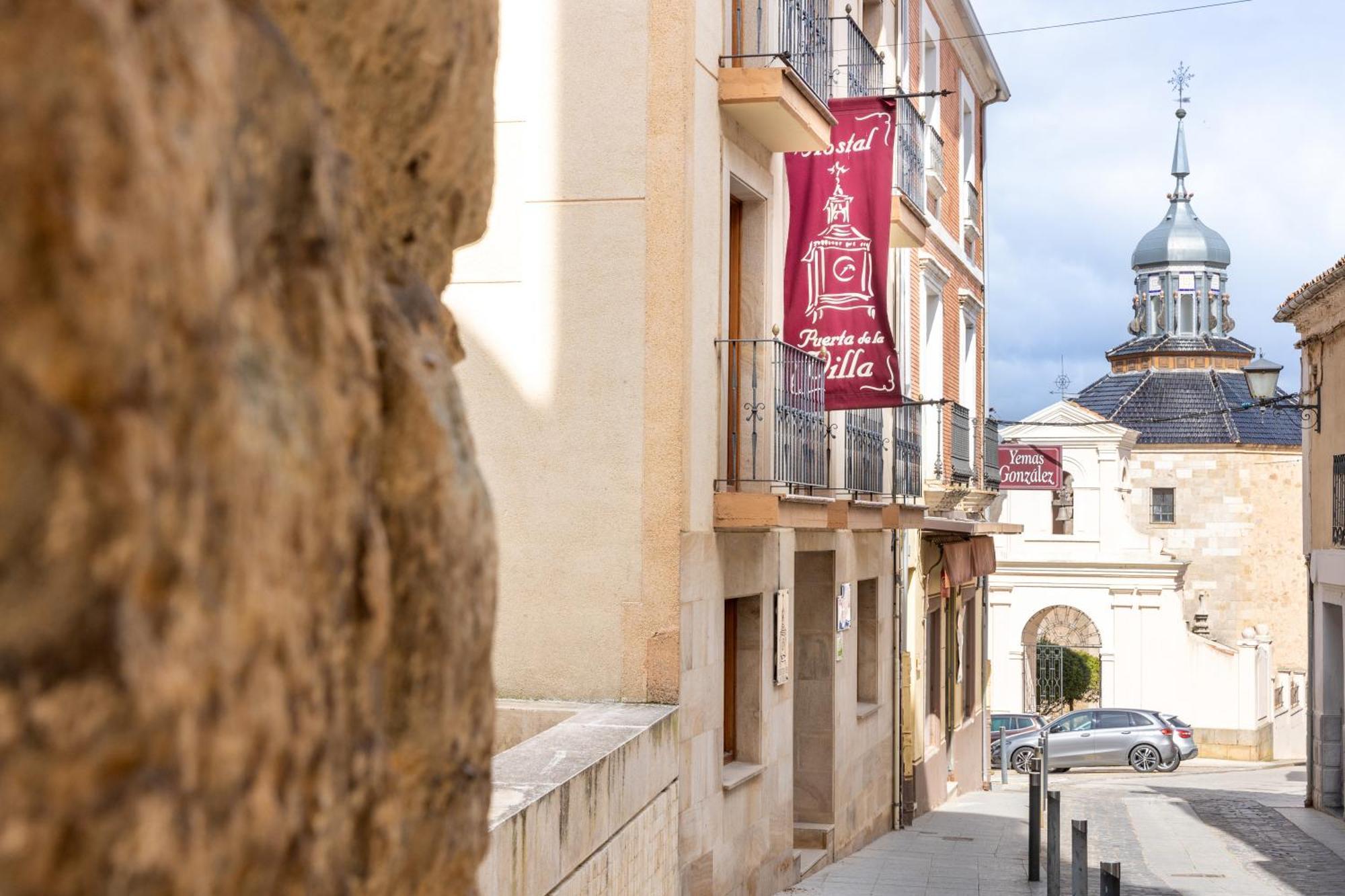 Hostal Sin Recep24H Puerta De La Villa - Pet Friendly & Restaurante Almazán Eksteriør billede